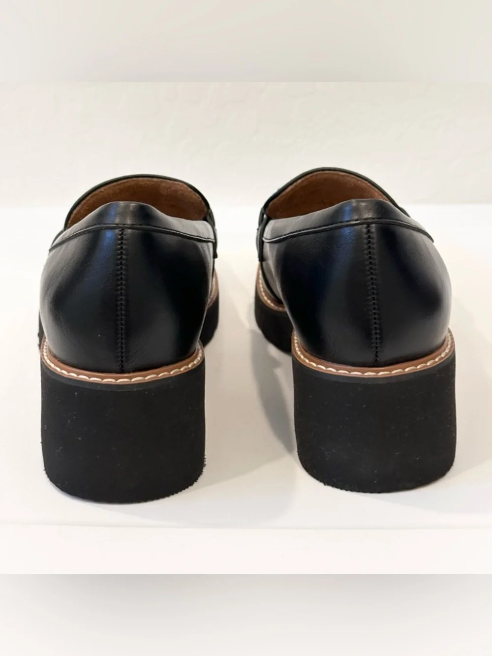 Naturalizer Cabana Black Lug Sole Chain Loafers Women's Size 7.5M New
